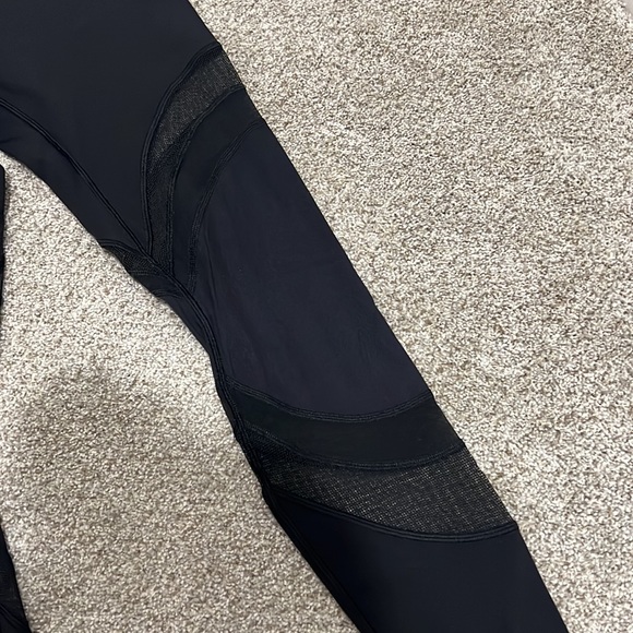 EUC Black Lululemon Sheer ZigZag Leggings Size 6 - Picture 3 of 7